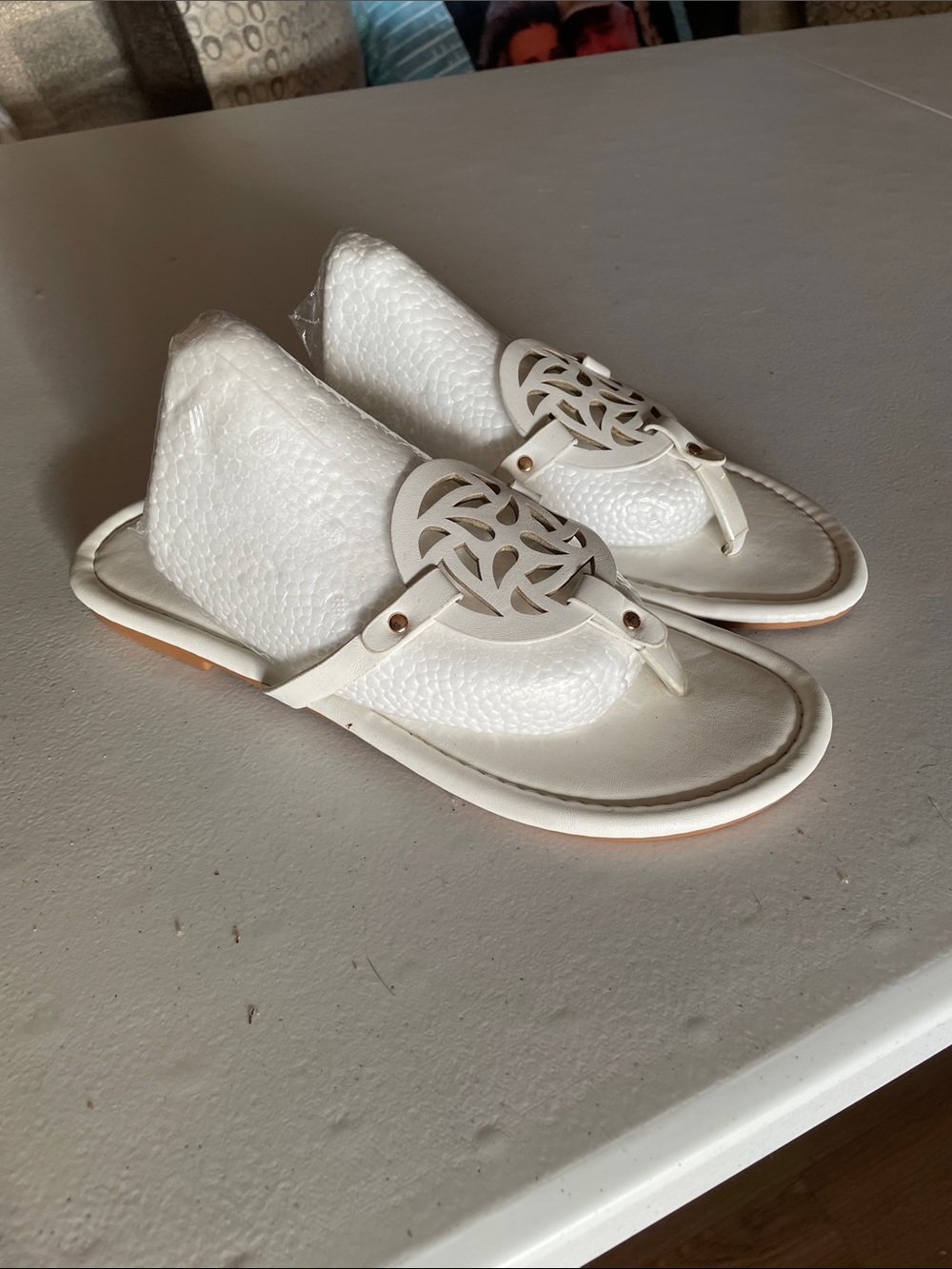 Source Unknown White Decorative Cutout Thong Sandals